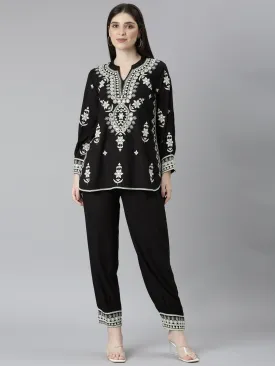 Neeru's Black Regular Straight Solid Top And Trousers